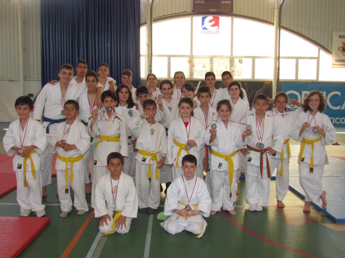 Nueve títulos para la Escuela Municipal de Judo en el regional de Jiu-Jitsu