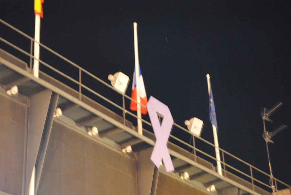Valdepeñas se solidariza con Francia por los atentados de París