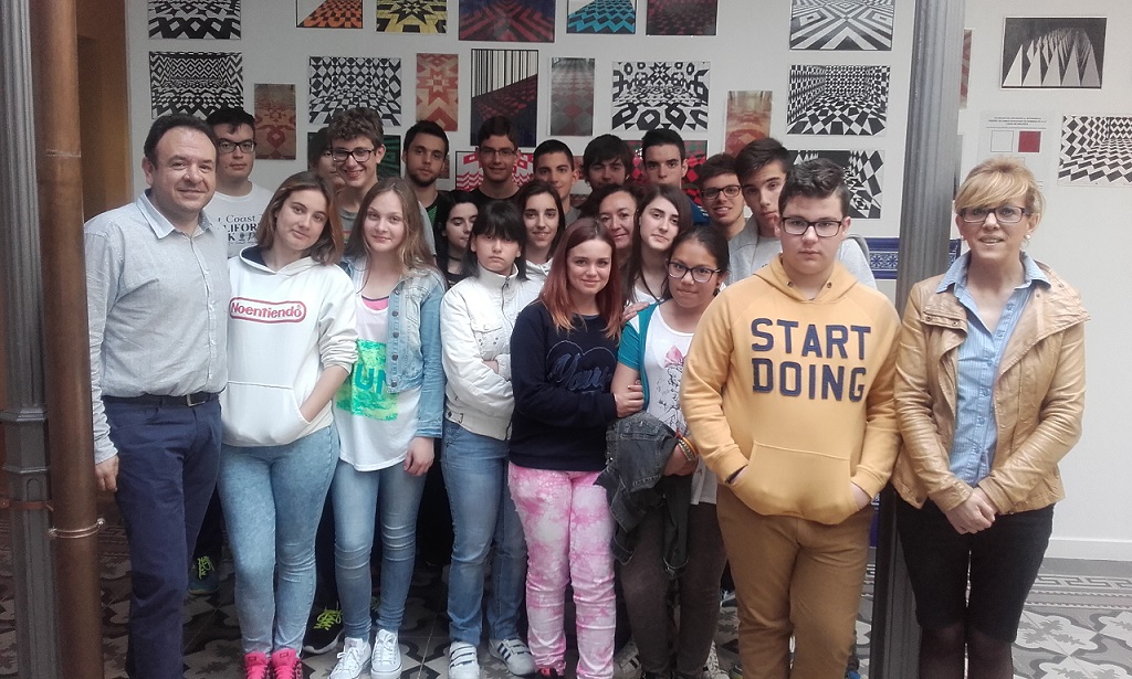 Alumnado del IES “Sotomayor” realiza un diseño de embaldosado en homenaje a la Casa Malpica