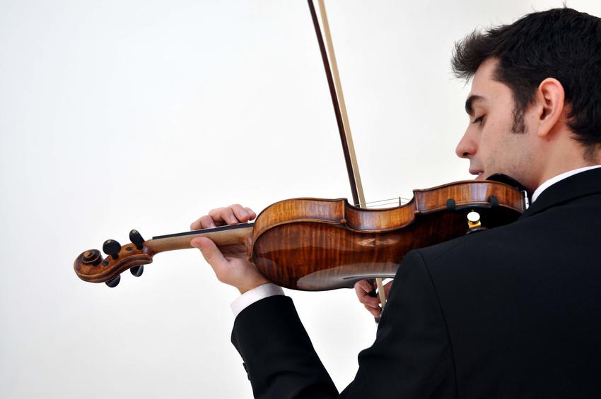 El violinista Pablo de Luna y el pianista Misael Mejía llegan este sábado 6 de mayo al Gran Teatro de Manzanares con el concierto “Música y Vinos”