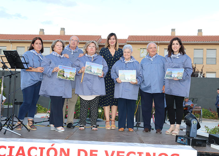 Reconocimiento de la Asociación de Vecinos ‘San Blas’ al Ayuntamiento de Manzanares por la reforma de la plaza de la calle Cuenca