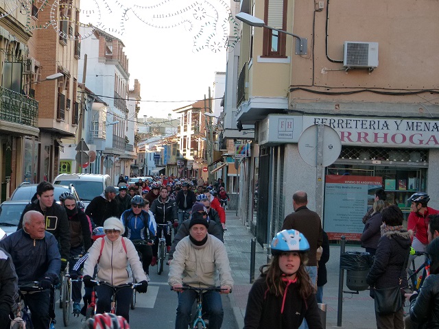 900 ciclistas toman las calles de Manzanares el día de la Constitución