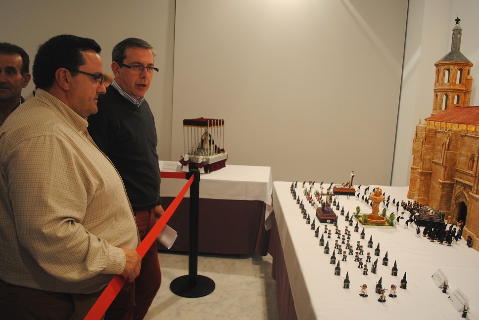 ‘La Confianza’ acoge una exposición de miniaturas de Semana Santa