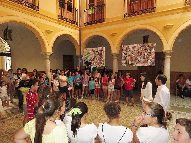 Cuatro colegios expresan su visión de los años 80 en el Museo Manuel Piña