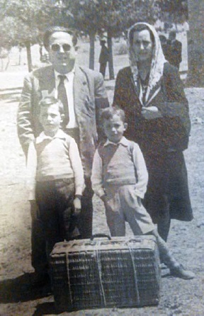 Pedro María Román y su familia en la Romería de San Isidro en el año de su llegada a Manzanares