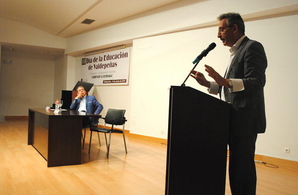 Valdepeñas reconoce la labor de la comunidad educativa en el ‘VIII Día de la Educación’