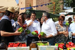 Consejera con productos de la tierra