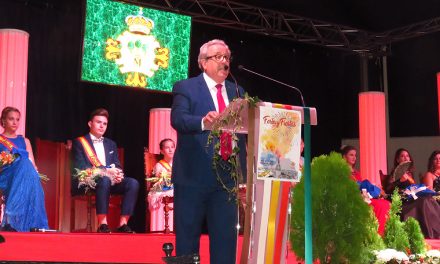 Candi Sevilla invita a recordar los momentos felices vividos en la feria