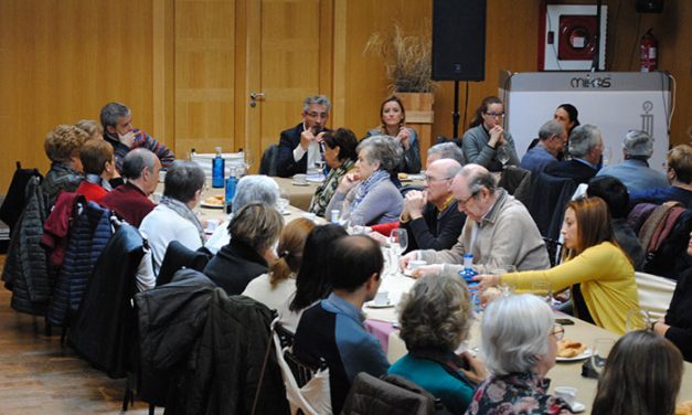 El alcalde se reunió con 80 representantes de una treintena de colectivos sociales