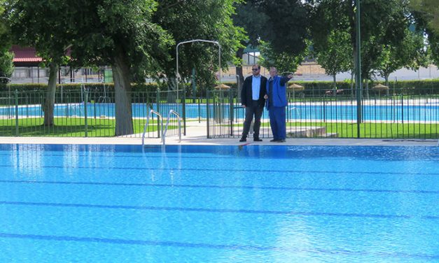 Todo listo en la piscina de verano para iniciar la temporada el lunes