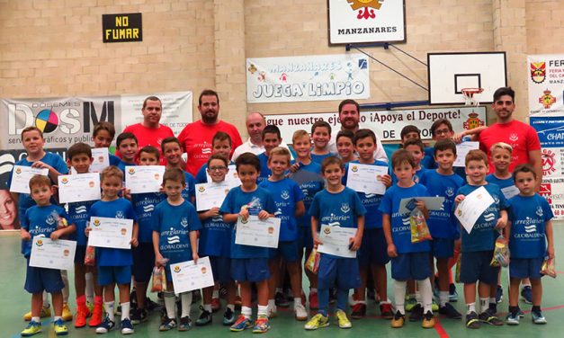 Finaliza con éxito el V Campus ‘Ángel Guaita’ de fútbol sala en el pabellón Maestro Villatoro