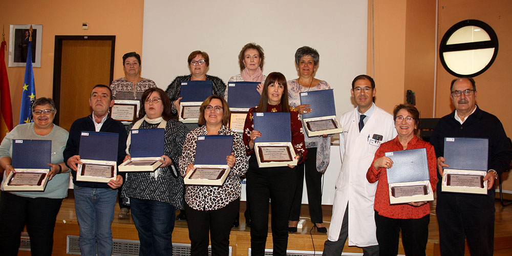 La Gerencia de Alcázar homenajea a los 17 profesionales que se han jubilado este año “tras una vida dedicada a la salud de los pacientes”