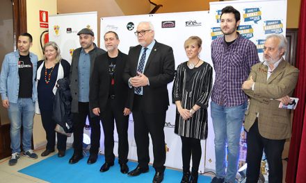 El actor Santiago Molero recibe el reconocimiento del Festival ‘ManzanaREC’