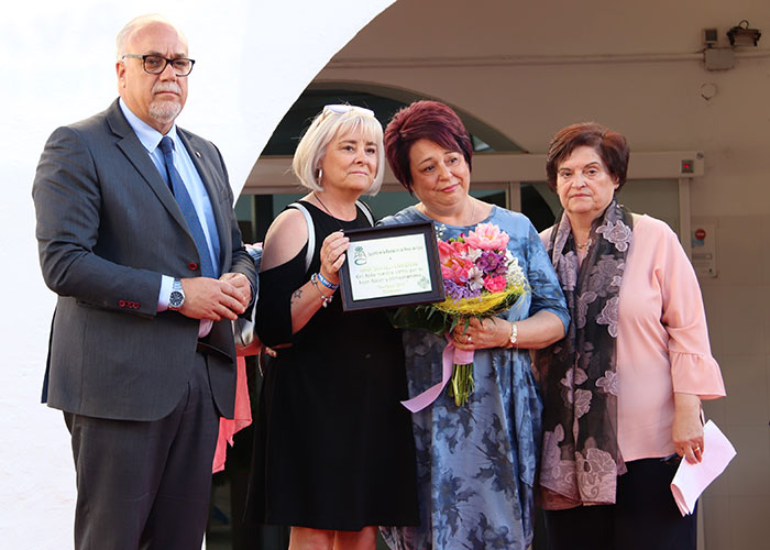 Emotiva celebración del 40º aniversario de la Asociación de Amas de Casa