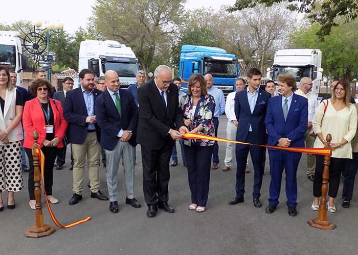 Manzanares inaugura la I Feria Nacional de Vehículos Industriales de Ocasión