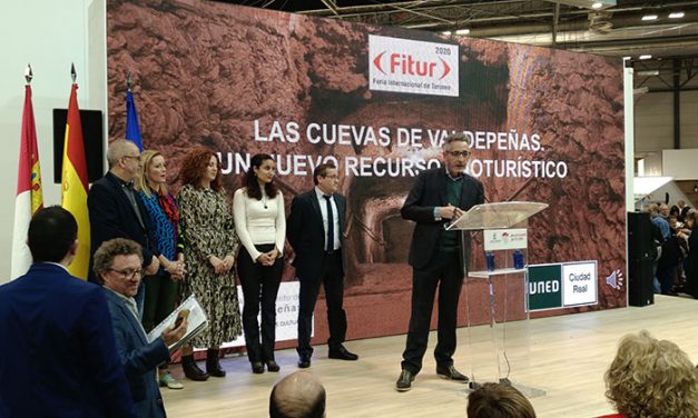 Jesús Martín afirma en FITUR que las cuevas “le han dado contenido e identidad a Valdepeñas”