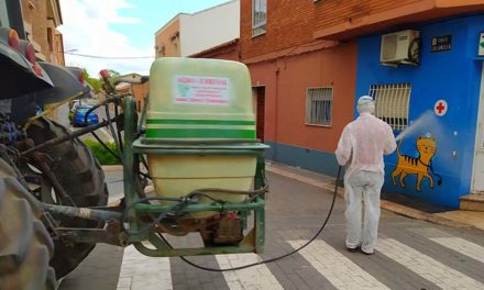 El Ayuntamiento de Valdepeñas ya ha destinado 310.000 litros para la desinfección de calles
