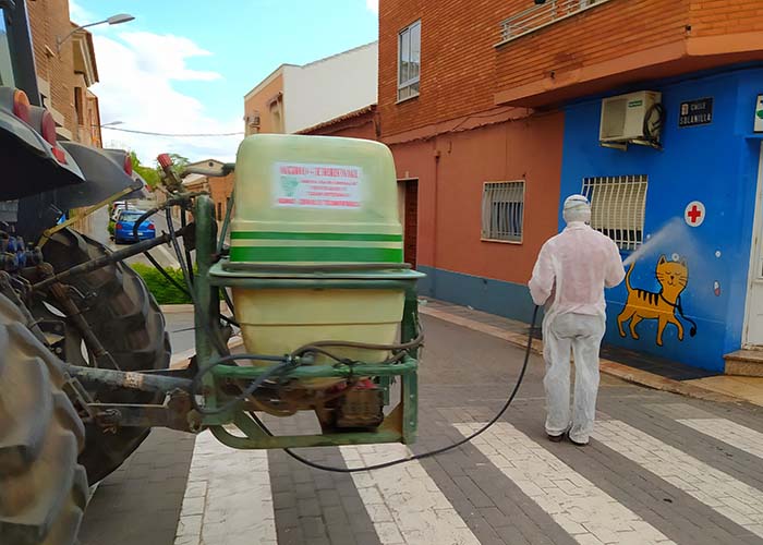 El Ayuntamiento de Valdepeñas ya ha destinado 310.000 litros para la desinfección de calles