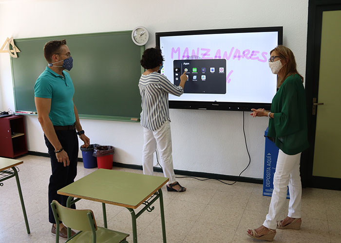 Las aulas de los colegios ‘Tierno Galván’ y ‘La Candelaria’ se digitalizan gracias al proyecto ‘Carmenta’
