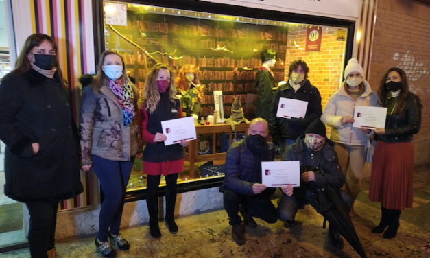 Entregados los premios del concurso de escaparates y balcones navideños en Valdepeñas