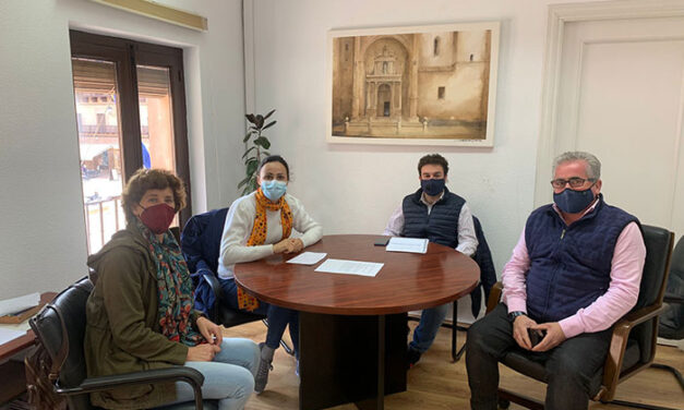 El Ayuntamiento de Infantes y TURINFA presentan la Campaña de apoyo al comercio local