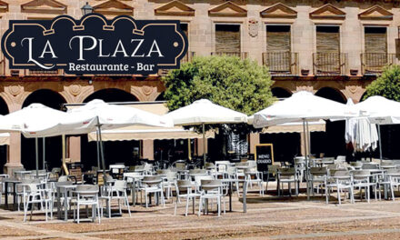 Restaurante La Plaza 40 (Villanueva de los Infantes). Un lugar inmejorable en un marco incomparable