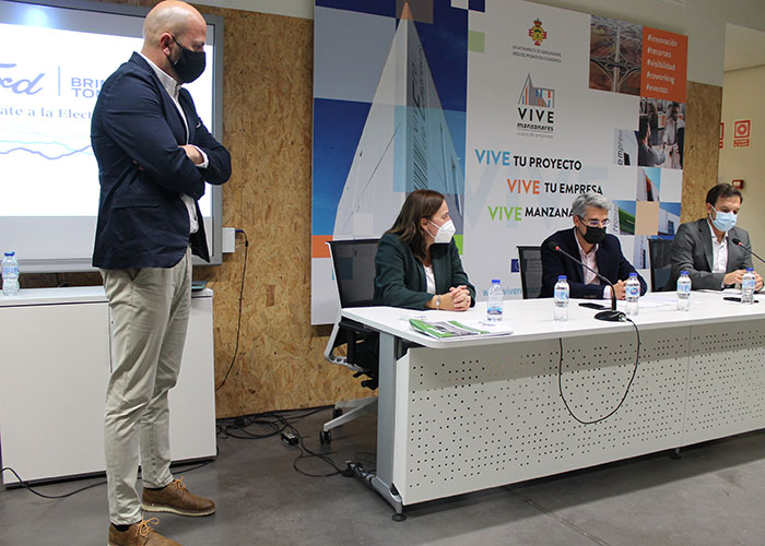 Gran éxito de participación en el evento “Súmate a la electrificación” de Ford Serramotor en Manzanares