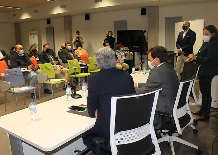 Gran éxito de participación en el evento “Súmate a la electrificación” de Ford Serramotor en Manzanares