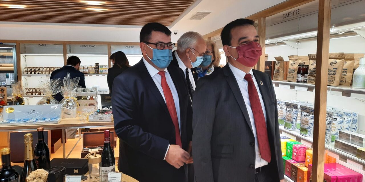 Cooperativa Nuestro Padre Jesús del Perdón inaugura su nueva tienda de vinos y productos gourmet