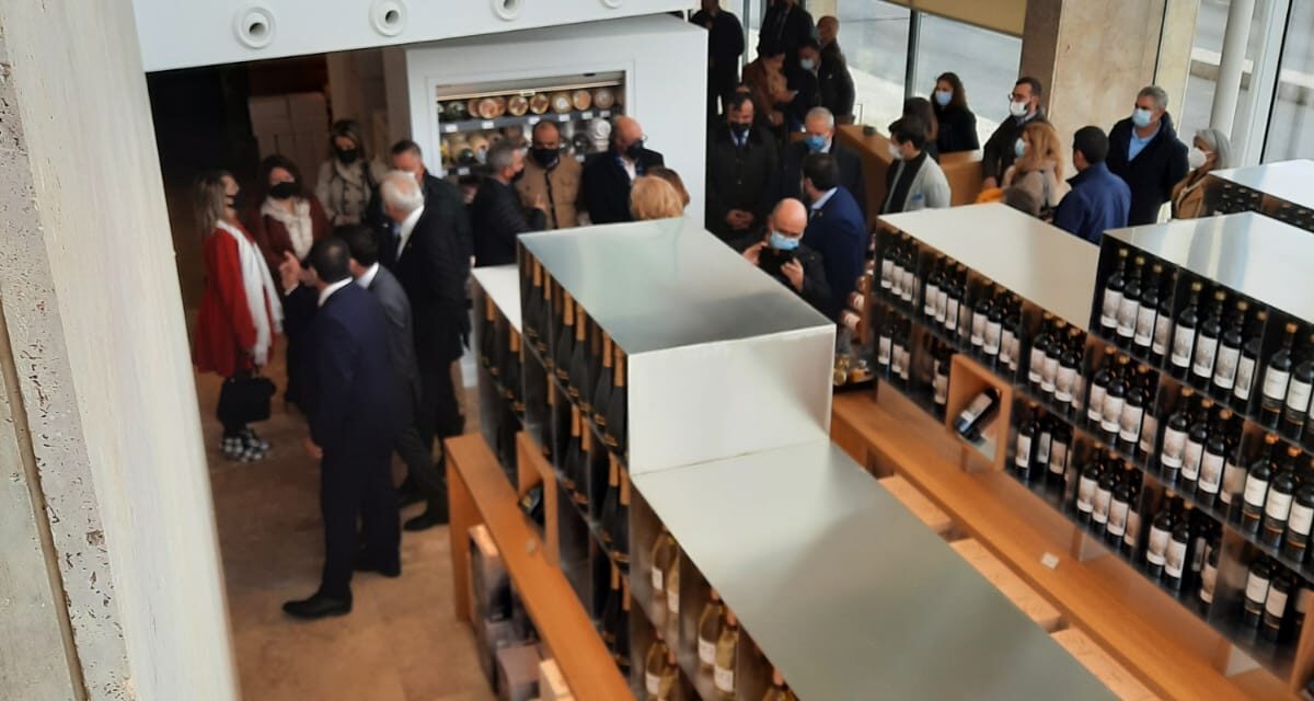 Cooperativa Nuestro Padre Jesús del Perdón inaugura su nueva tienda de vinos y productos gourmet