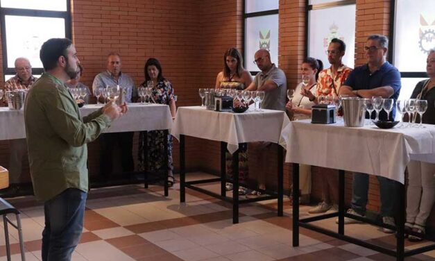 “Tenemos que aprender a valorar el vino que se hace en Manzanares”