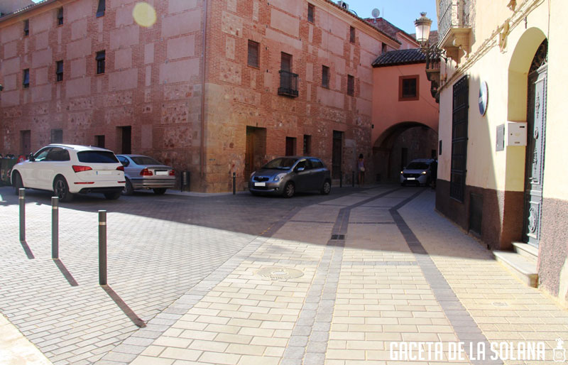 Abre al tráfico la renovada calle Doña Ángela de La Solana