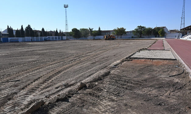 <strong>En marcha las obras de renovación del histórico campo de fútbol de La Molineta de Valdepeñas</strong>