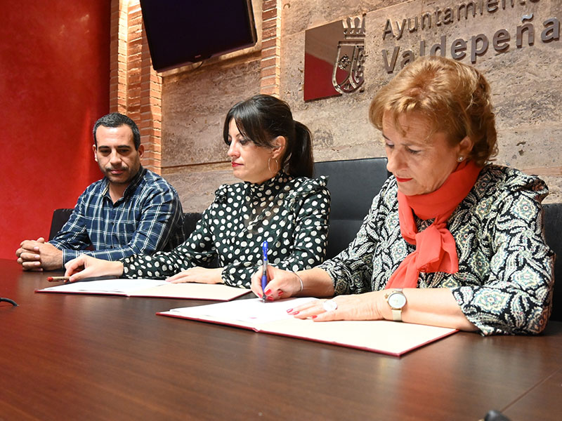 <strong>Valdepeñas renueva su convenio anual de 35.000 euros con AFAD</strong>