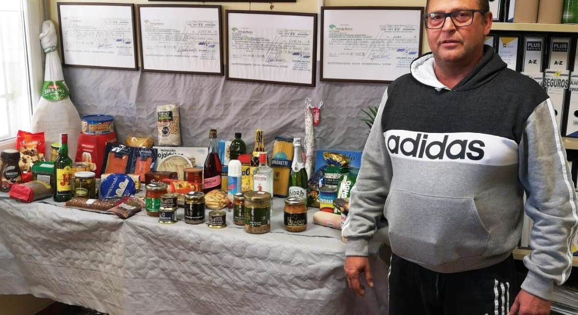 <strong>La estación de servicio ‘Galanes’ entregó su tradional cesta navideña</strong>