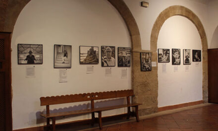 <strong>Durante estos días se puede visitar en La Alhóndiga la exposición de fotografía ‘Poetas con luz ambiente’</strong>