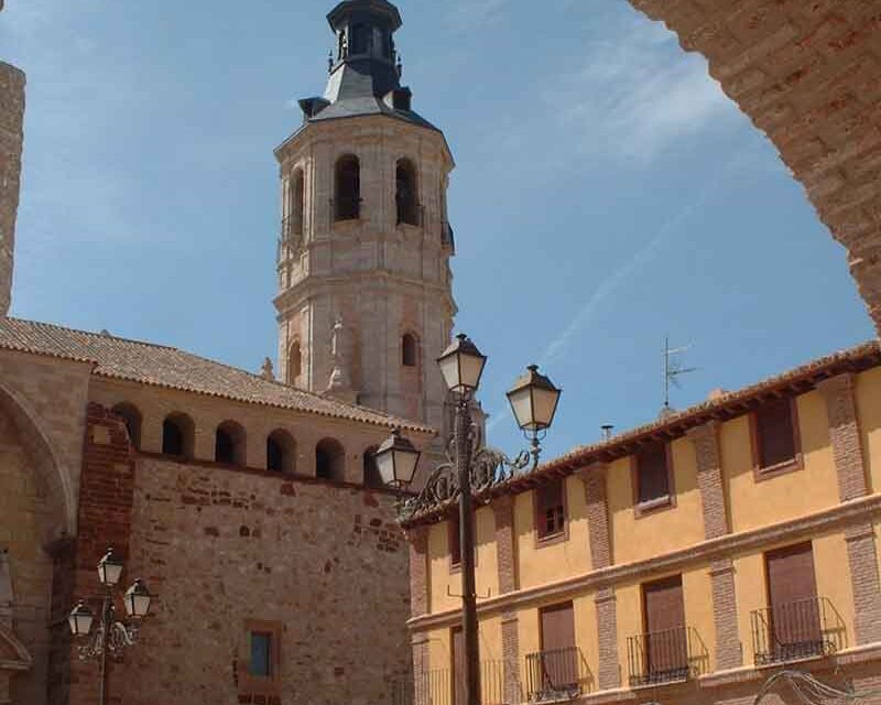 La concejalía de Turismo activa un plan de rutas guiadas por la ciudad