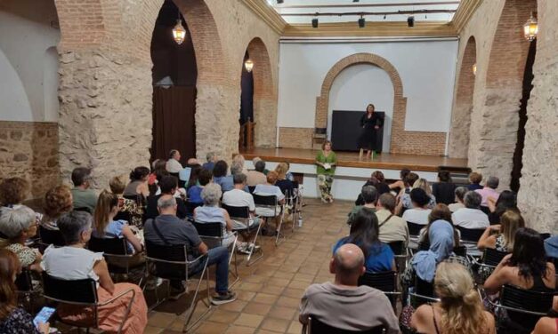 La palabra y la voz, protagonista en el espectáculo de narración oral de Ana Griott en el I Festival de la Palabra de Valdepeñas