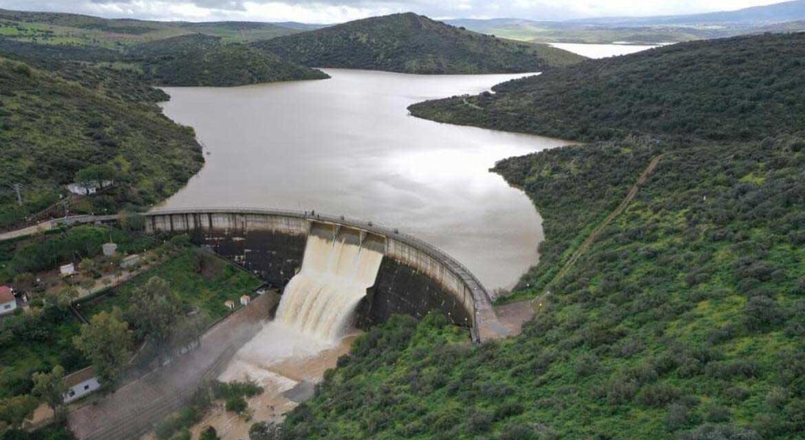 Aqualia y el Ayuntamiento de Valdepeñas informan de un posible episodio de turbidez del agua por las últimas lluvias