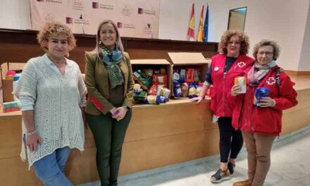 ‘Un kilo de letras’ logra más de un centenar de kilos de alimentos para Cruz Roja Valdepeñas