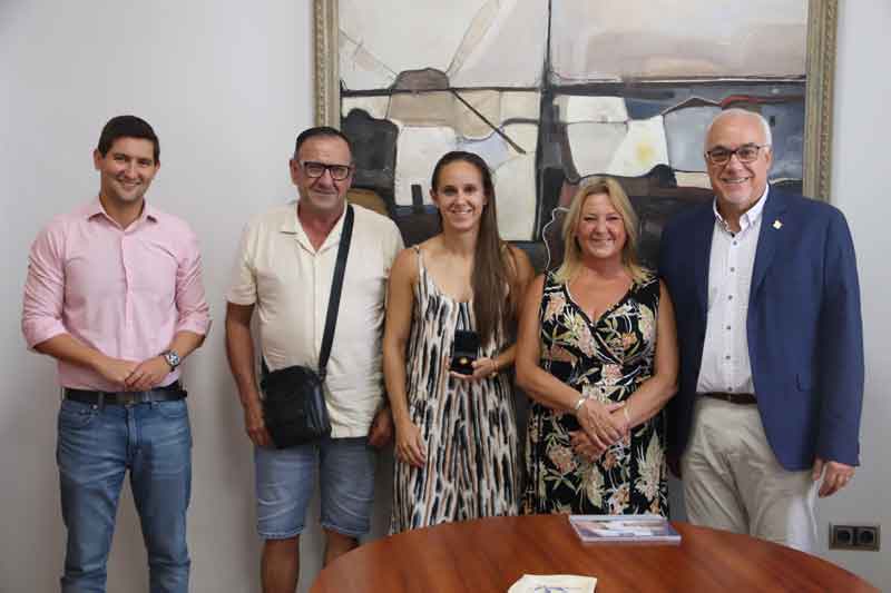 Propuesta de toda la Corporación Municipal para que la pista de atletismo lleve el nombre de Sonia Molina-Prados