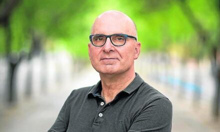 El virólogo José Antonio López (JAL) llega a la Escuela de Ciudadanía