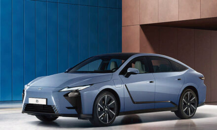 El nuevo Lexus ES: elegancia electrificada para una nueva era