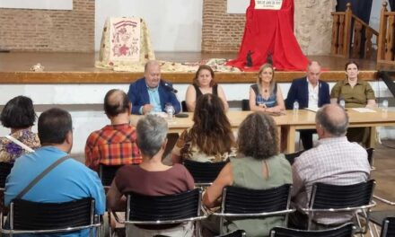 Vanessa Irla pone en valor el trabajo de las personas comprometidas con la historia de Valdepeñas