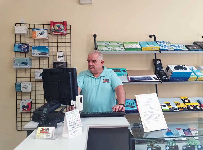 Erasnet. Profesionales en el servicio integral de informática, internet y comunicaciones desde 1994, ofreciendo a sus clientes las mejores soluciones en el campo de la tecnología y la gestión de empresas de una forma personalizada