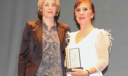 La I Gala del Voluntariado honró la labor altruista de Protección Civil y Alfonsa Vinuesa