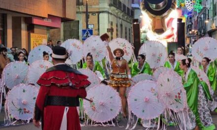 Valdepeñas convoca el XLIV Concurso Regional de Carrozas y Comparsas con un incremento de premios