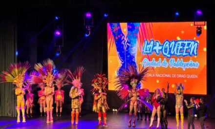 Los Turkish se coronan como reinas de la IX Gala Nacional de Drag Queen de Valdepeñas