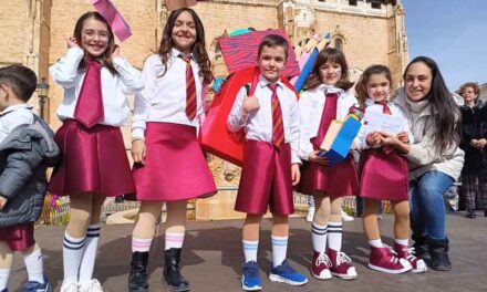 Originalidad y creatividad en los concursos de máscaras callejeras de Valdepeñas