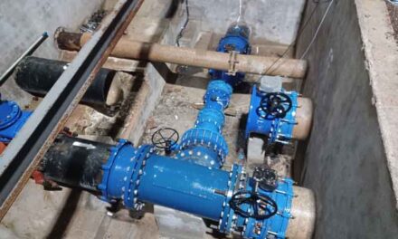 Culmina con éxito la instalación del caudalímetro general de Valdepeñas a través del PERTE Real Water